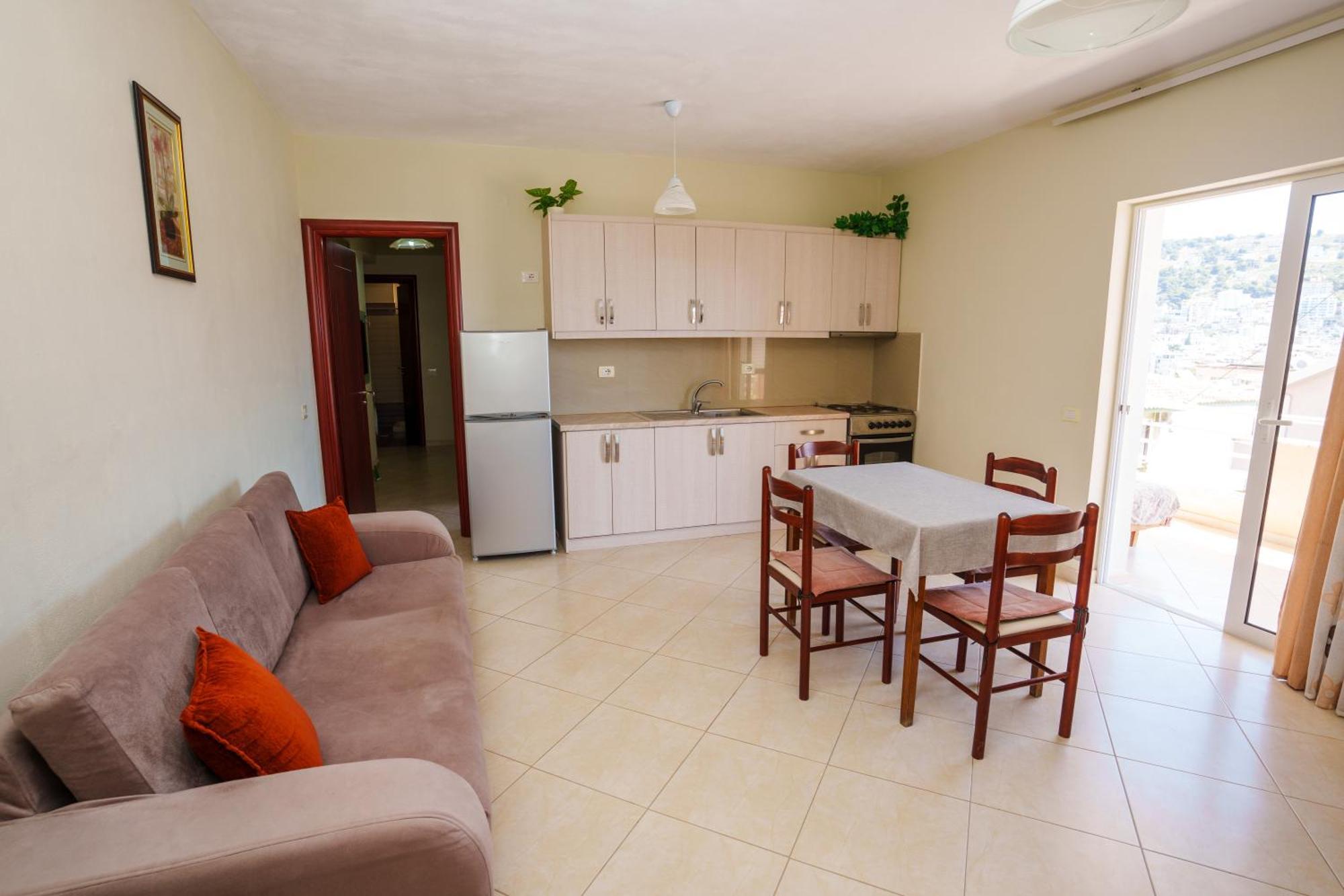 Sarah'S Apartments - 5 Min Walk To Beaches & Boulevard - Big Balcony! Sarandë Buitenkant foto