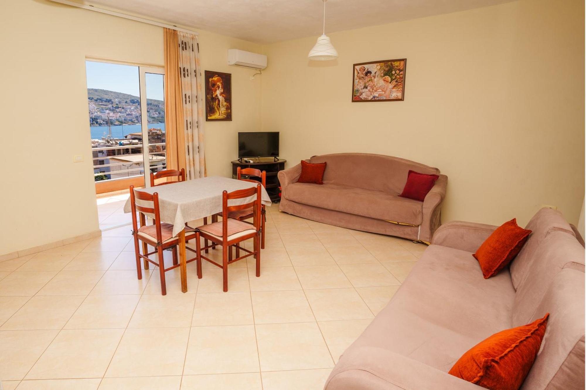 Sarah'S Apartments - 5 Min Walk To Beaches & Boulevard - Big Balcony! Sarandë Buitenkant foto